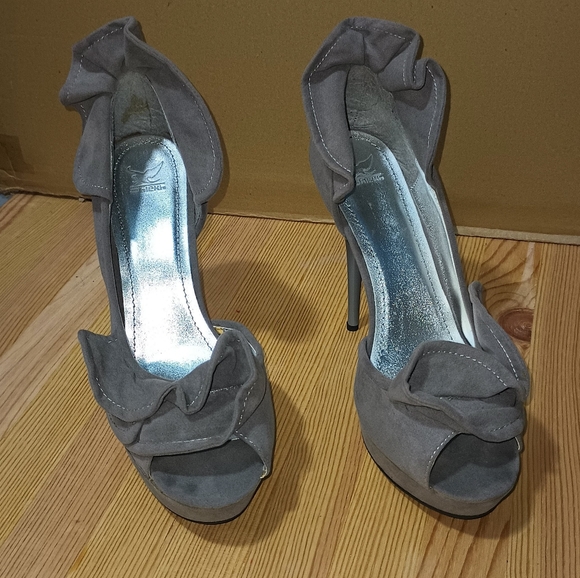 Shiekh Gray Pump Heels - Picture 3 of 4